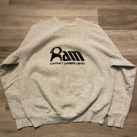 Vintage “Ram” sweater - Picture 2 of 2